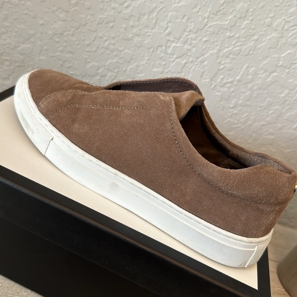 J/SLIDES Taupe Suede Slip-On Luv Sneaker size 9M - Picture 9 of 10